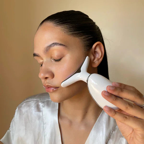 GlowLift™- Face Lifter